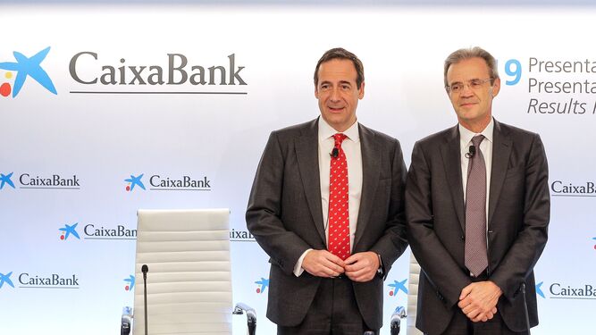 El presidente de Caixabank , Jordi Gual, y el consejero delegado, Gonzalo Gortázar.