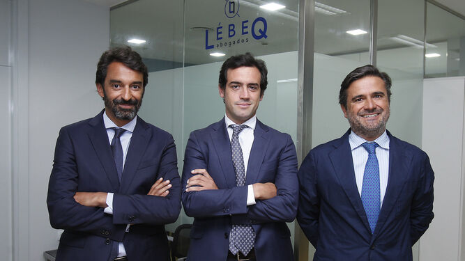 José Antonio Romero González, Alfonso Ollero Esquivias y Francisco Arroyo Sánchez, socios de Lébeq Abogados