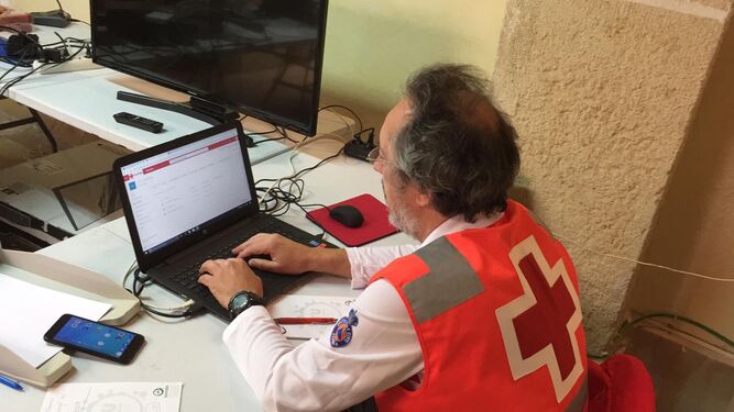 El Centro Provincial de Comunicación de Cruz Roja está operativo desde hoy y está formado por equipos en rotación de voluntariado y técnicos de Intervención Social