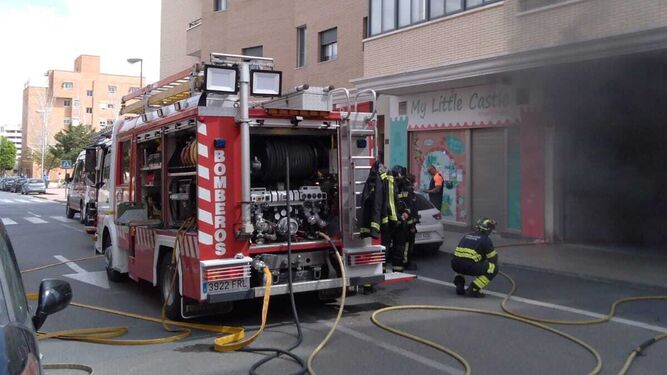 Los bomberos extinguieron el fuego producido en la tarde del viernes.