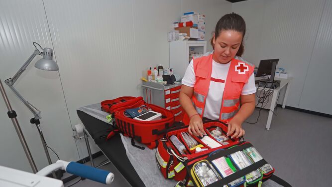 Una sanitaria de la Cruz Roja