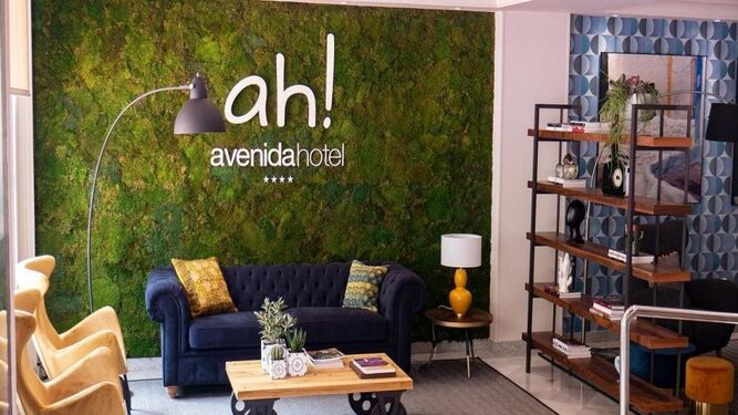 El Avenida Hotel de Almería creará la Biblioteca del Mar