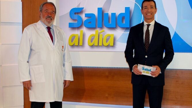 El doctor Alfonso Carmona y Roberto Sánchez Benítez