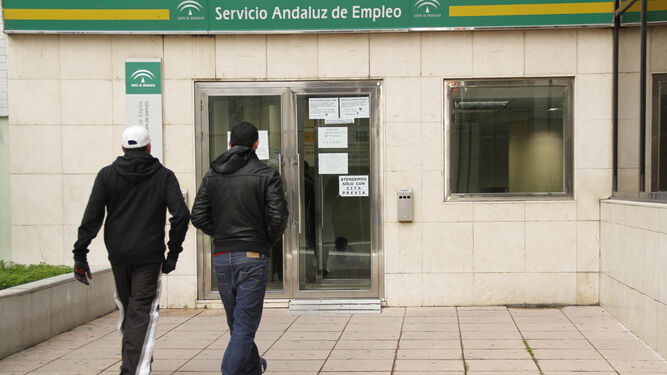Imagen de archivo de una oficina del Servicio Andaluz de Empleo (SAE)
