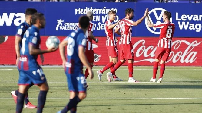 El Atlético celebra el gol ante el Levante