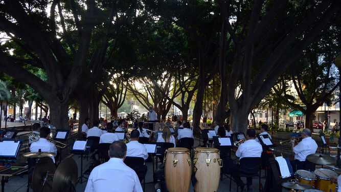 La Banda Municipal durante un concierto en el Parque Nicolás Salmerón.