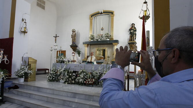 Fotogaler&iacute;a de la misa en honor a la Virgen del Carmen. Iglesia de San Roque. Almer&iacute;a