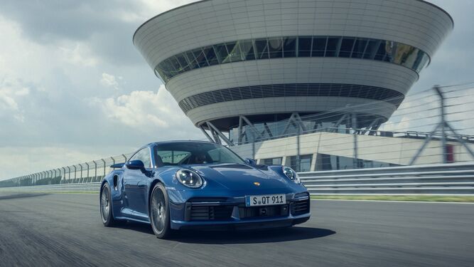 Porsche ya admite pedidos en España de los nuevos 911 Coupé y Cabriolet, con 580 CV