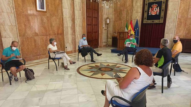 Fernando Martínez presenta en Almería la convocatoria de ayudas para la investigación y exhumaciones de la memoria histórica
