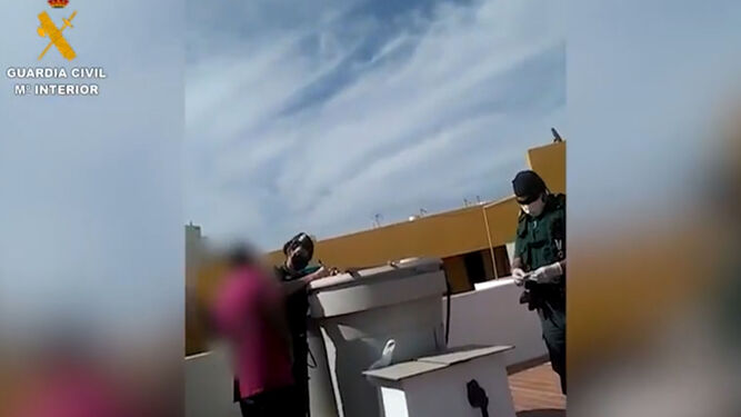 La Guardia Civil detiene al autor de un robo con violencia que abordó a la víctima en el interior de su vehículo
