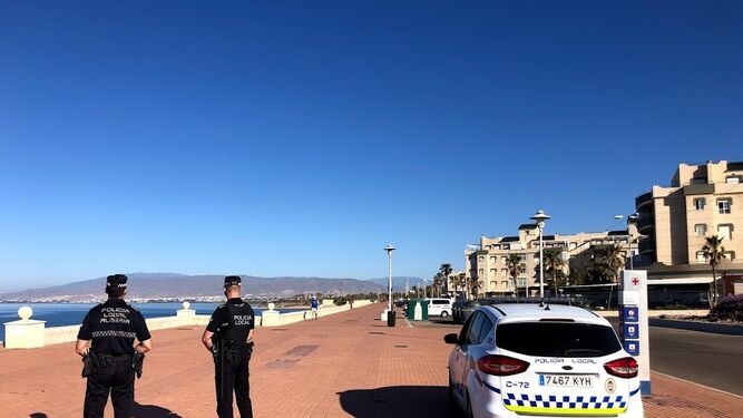 Dispositivo de la Policía Local de Almería frente a la COVID-19