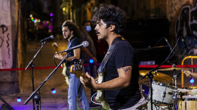 La Trinidad durante su concierto en la calle Trajano.