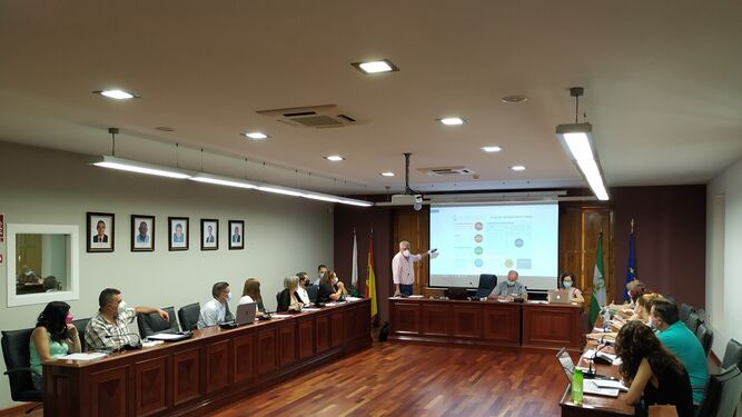 Huércal de Almería aprueba ejecutar el PFEA por un importe global de 68.440 euros