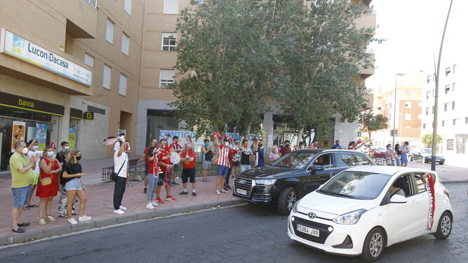 Fotogaler&iacute;a de la afici&oacute;n del Almer&iacute;a antes del partido ante el Girona