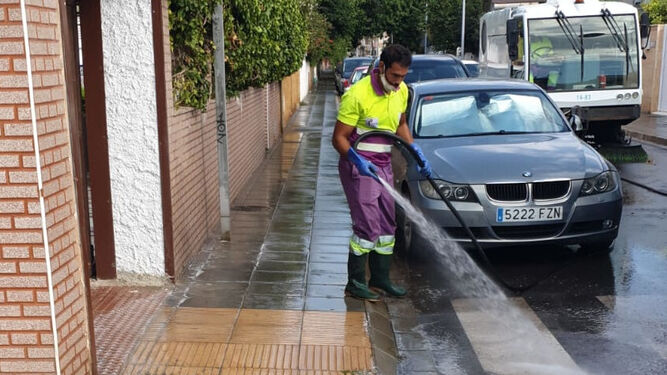 Limpieza en la calle Jaén