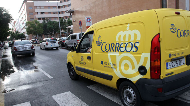 Trabajadores de Correos en Almería