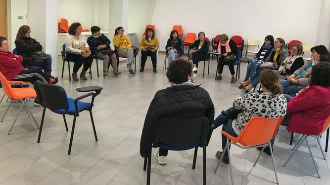 Asamblea de mujeres en Cooperativas Agro-alimentarias de Granada.