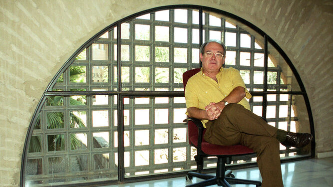 Manuel Herrera en una imagen de archivo del año 2000, la segunda Bienal que dirigió.