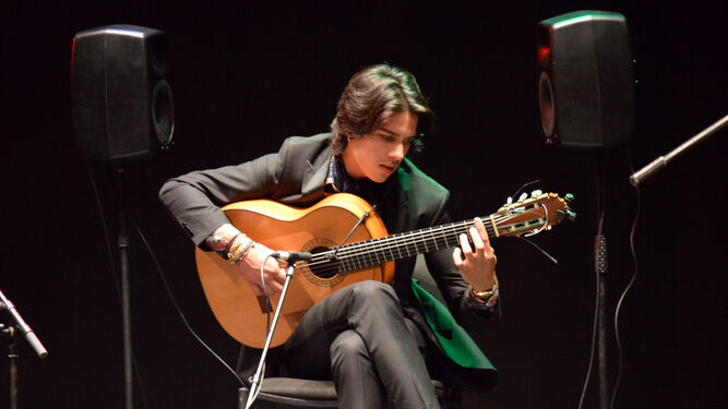 El futuro de la guitarra está en  manos de José del Tomate.