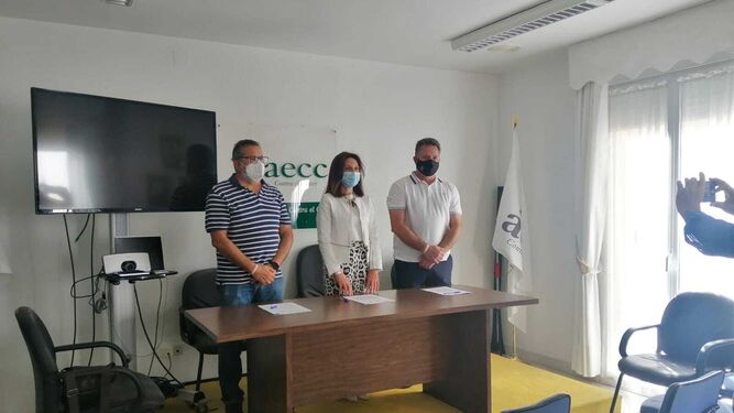 La Asociación Española Contra el Cáncer firma un Convenio con la Delegación Provincial de Tiro con Arco e Indalarco