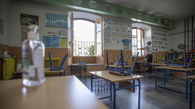 Almería tiene 18 aulas en cuarentena por coronavirus, tres menos que la semana pasada