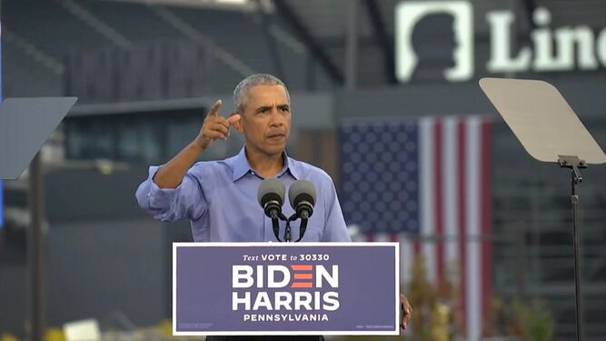 El ex presidente de EEUU Barack Obama interviene en un acto de apoyo a la candidatura de Joe Biden en Filadelfia.