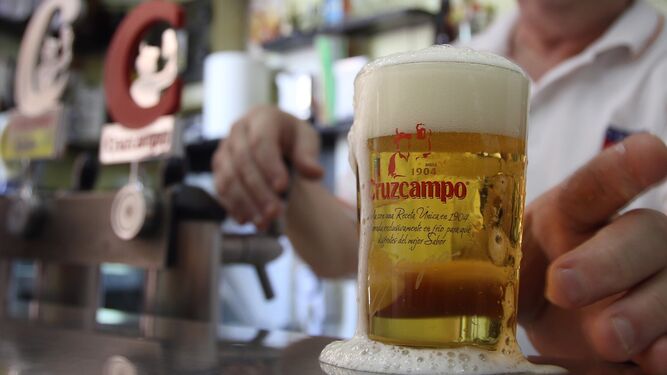 Cruzcampo, la mejor marca de cerveza de España.