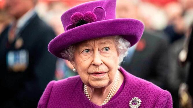La reina Isabel II, una de las 'afectadas' por la equivocación viral de una radio francesa.