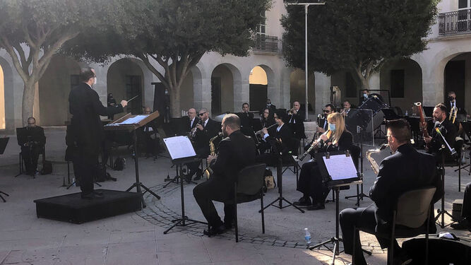 La Banda Municipal de Música durante su concierto en la Plaza Vieja.