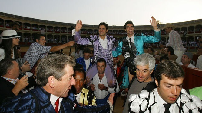 Francisco y Cayetano Rivera tras la celebración de la Goyesca en Ronda hace unos años.