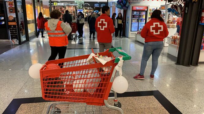 Cruz Roja hace un llamamiento a la solidaridad en la campaña de donación de productos infantiles