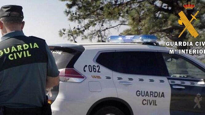 La Guardia Civil detiene a dos personas por un delito contra la salud pública por cultivo de marihuana