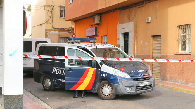 Denuncian contagios por falta de cuarentena en 13 agentes de policía de Almería
