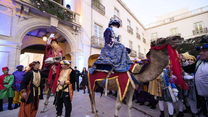 Los Reyes Magos llegarán con música, teatro y fuegos artificiales en un acto retransmitido por Interalmería TV