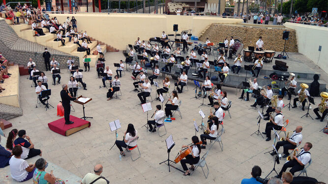 La Agrupación Musical San Indalecio durante un concierto en verano.