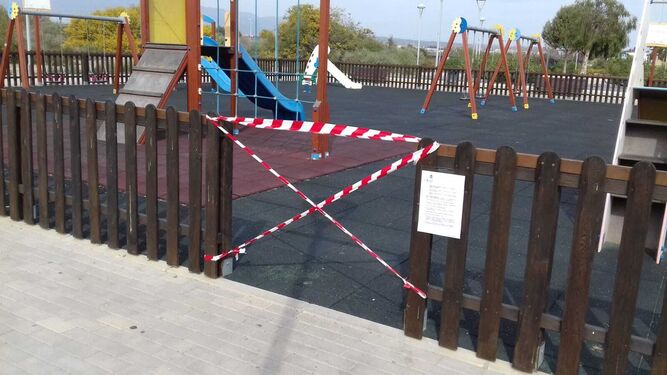 El Ayuntamiento vuelve a cerrar desde hoy las 185 áreas de juegos infantiles de la ciudad
