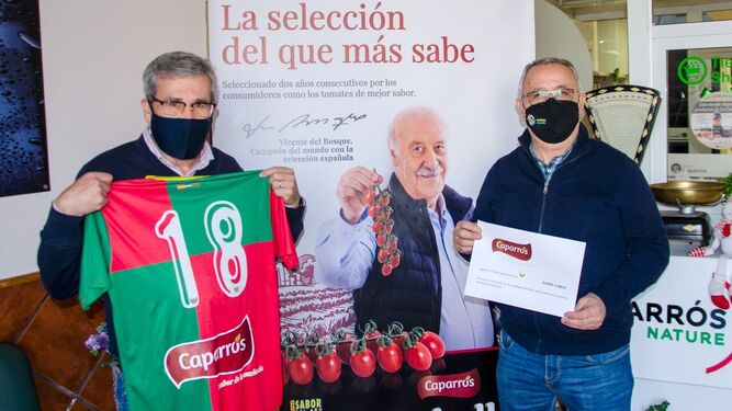 El presidente de Caparrós, Pedro Caparrós, en su manifiesto apoyo a la UD Pavía