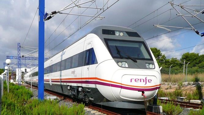 Tren que retomará la conexión entre Almería y Madrid.