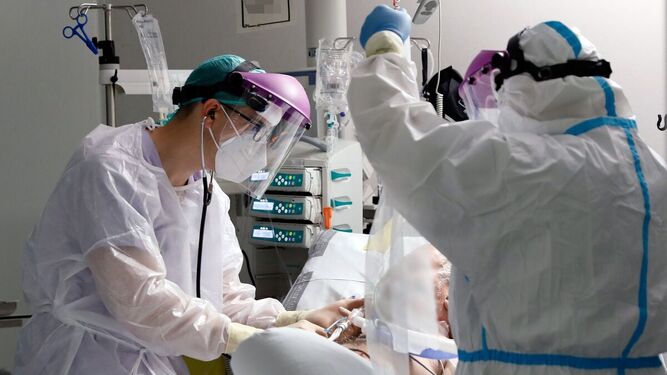 La pandemia sigue descontrolada en Almería: nuevo récord de contagios con 674 positivos en un día