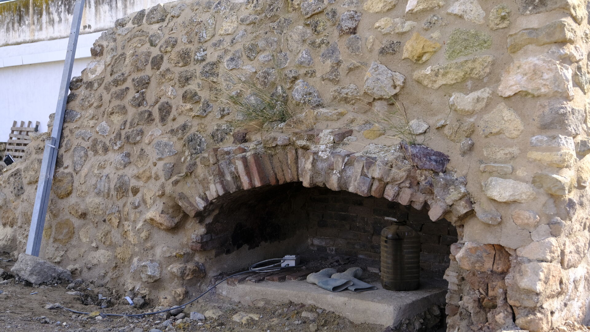 Fotogaler&iacute;a hornos de calcinaci&oacute;n en Lucainena de las Torres.  Almer&iacute;a