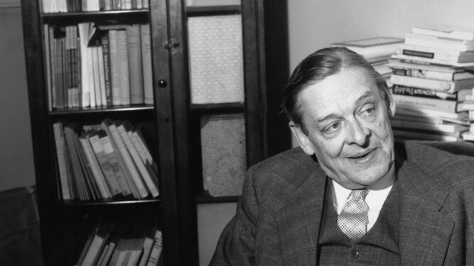 El poeta y Premio Nobel T. S. Eliot (San Luis, Misuri, 1888 - Londres, 1965).