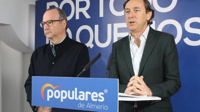 Los senadores del Partido Popular de Almería, Rafael Hernando y Luis Rogelio Rodríguez.