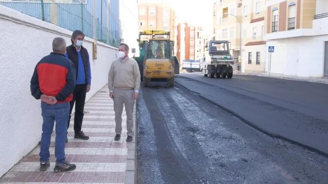 Seis calles ofrecen otro aspecto con el plan de mejora de seguridad vial en Adra