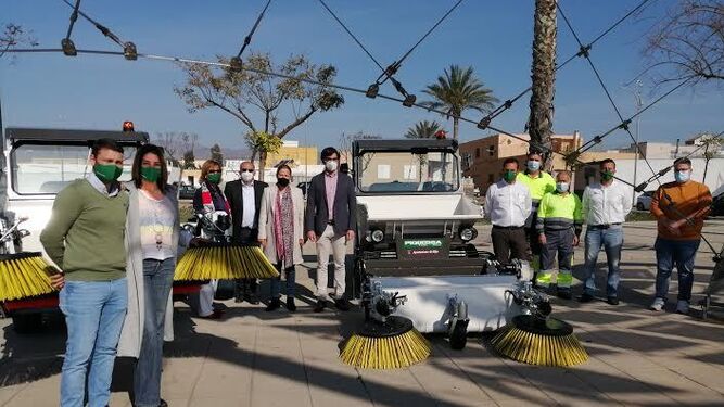 El servicio de limpieza viaria de Níjar refuerza sus medios técnicos con dos máquinas barredoras