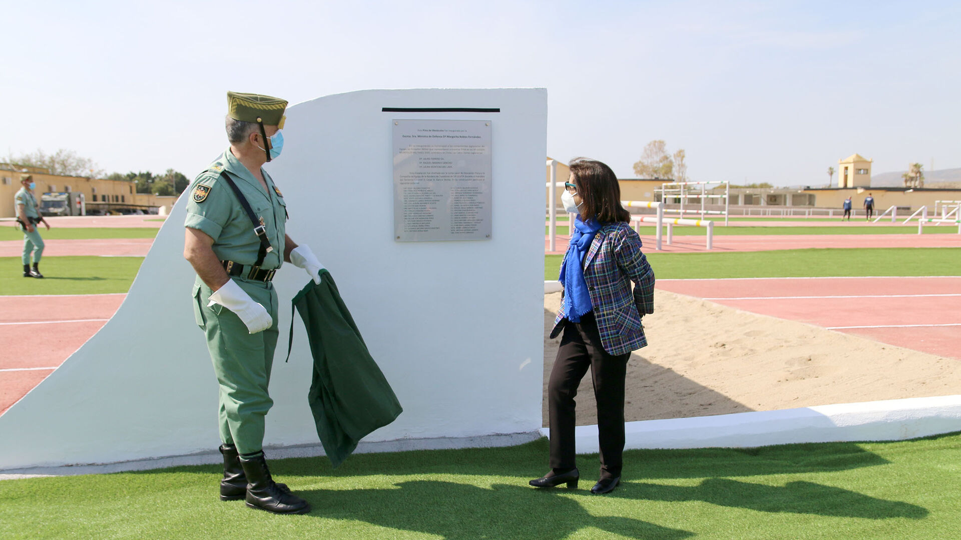 La ministra de Defensa visita la base militar '&Aacute;lvarez de Sotomayor'