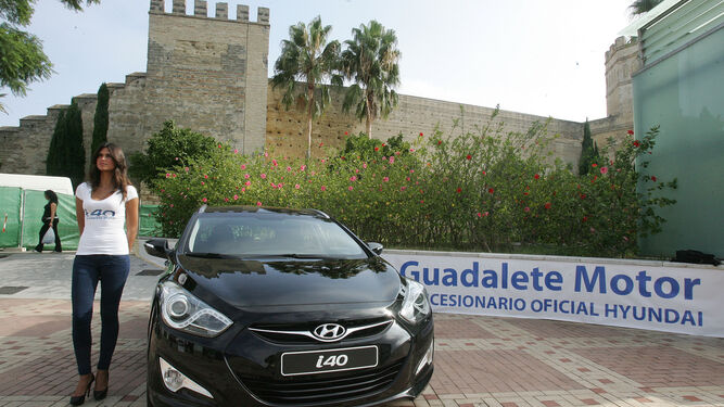 Aspecto del nuevo Hyundai  i40 cuando fue presentado en el jerezanísimo enclave de la Alameda Vieja.