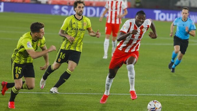 El Almería se impuso 1-0 en la ida con gol de Sadiq