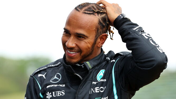 Lewis Hamilton, tras firmar la 'pole' en Imola.