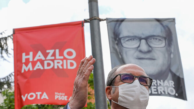 El candidato socialista, Ángel Gabilondo, interviene en un mitin en Leganés.