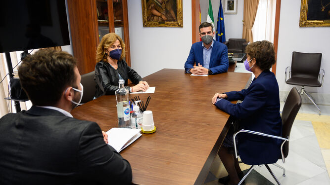 El alcalde de Almería ha mantenido un encuentro con representantes de ALCER